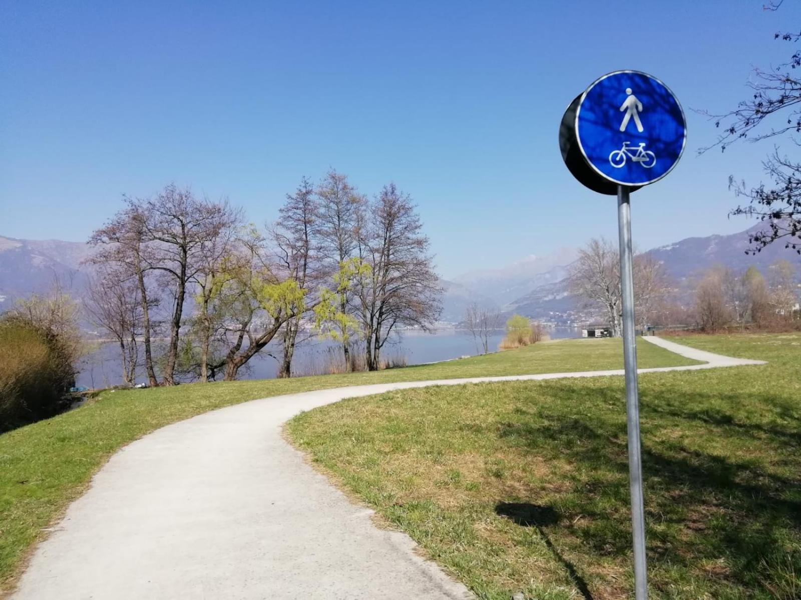 La Poesia Del Lago Oggiono Экстерьер фото